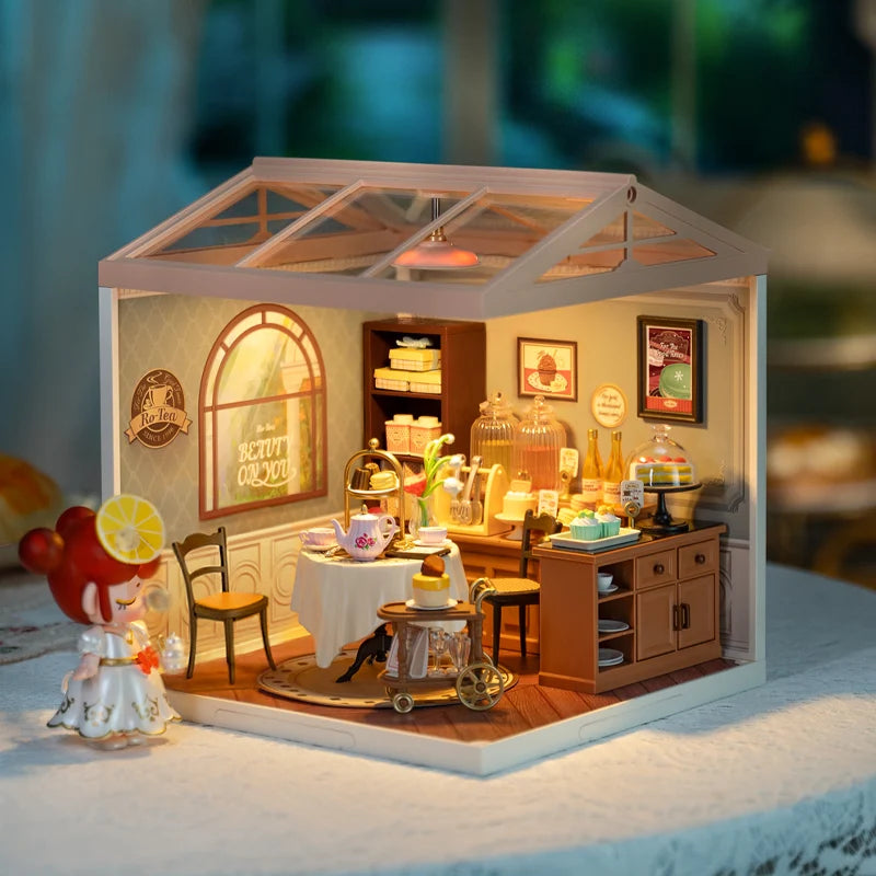 Super Creator Series Plastic Dollhouse