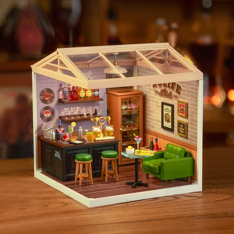 Super Creator Series Plastic Dollhouse